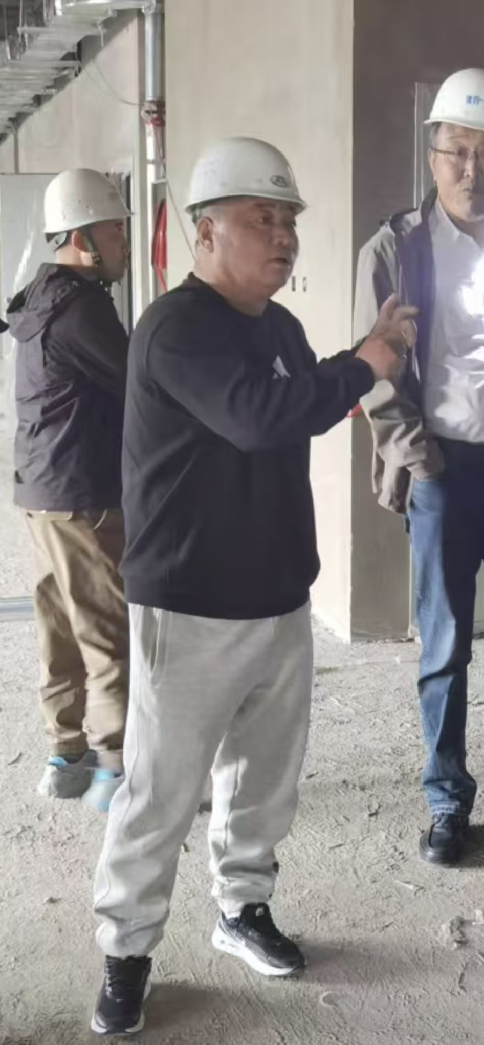 关铁利